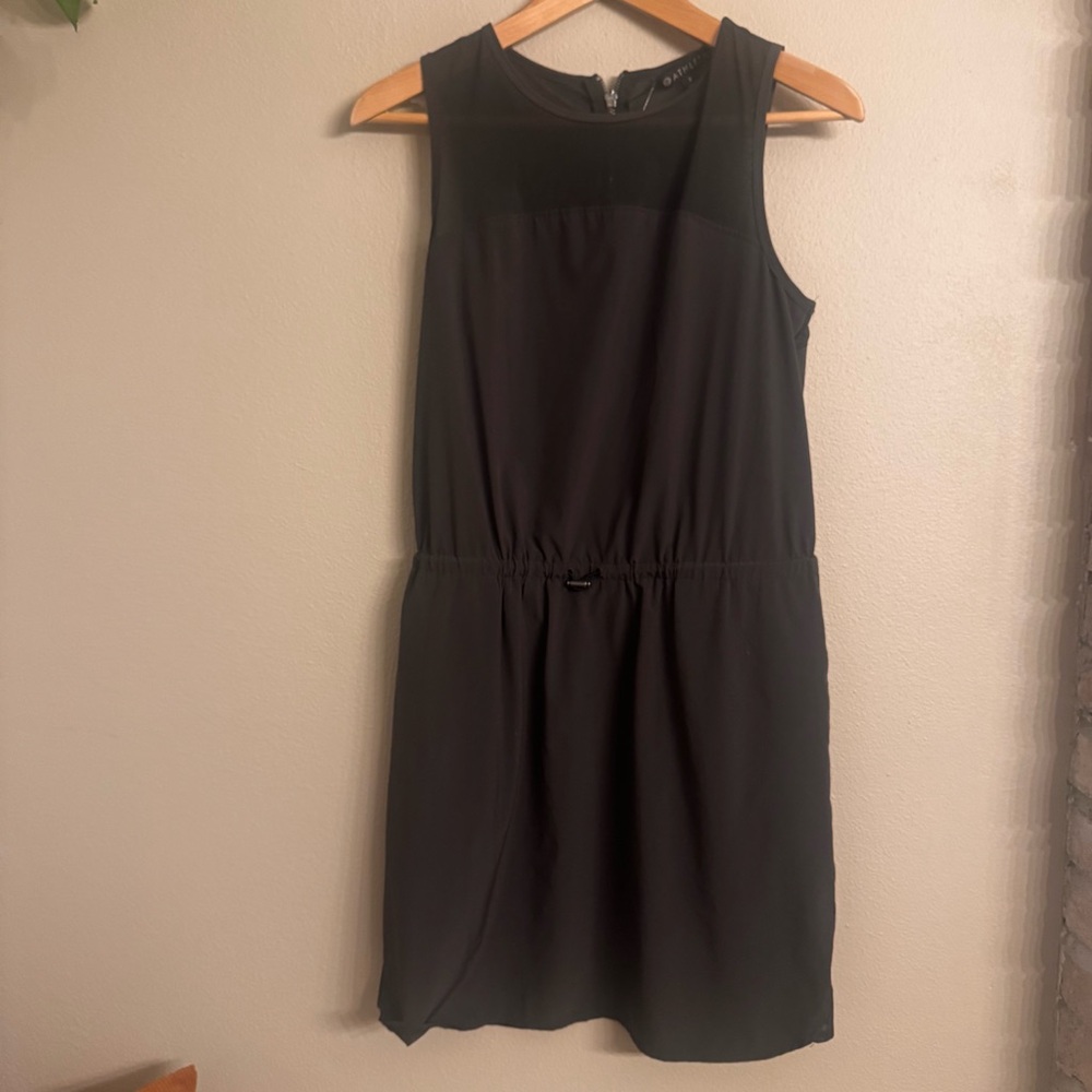 ATHLETA Sleeveless‎ Dress